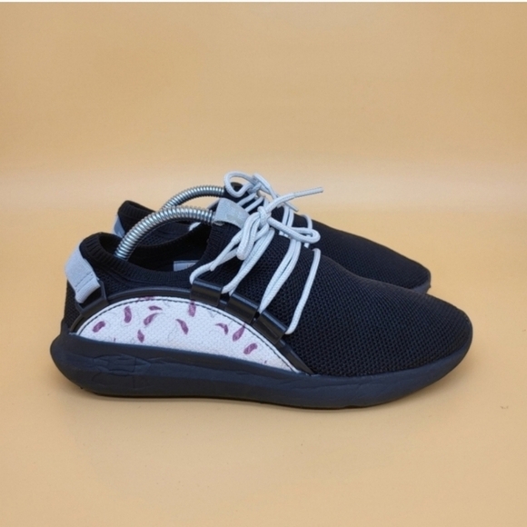 Under Armour Women's Training Shoe Size 7 - Picture 3 of 7